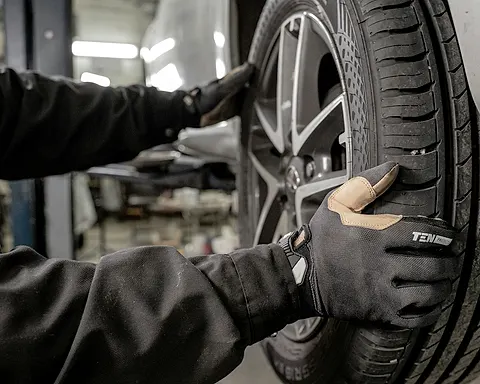 Autoservis a pneuservis
