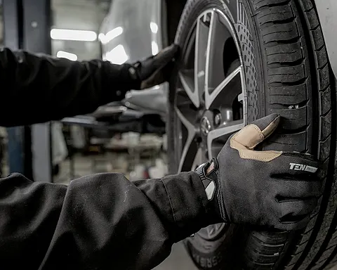 Autoservis a pneuservis